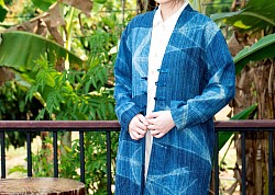 Indigo dyeing, models and light